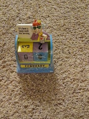 Hallmark Maxine Figurine Block - Purple